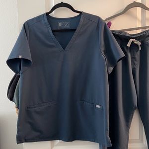 Figs women’s scrub set, large, dark harbor.